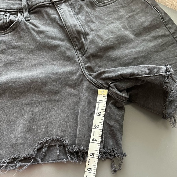 Calvin Klein Mom Shorts-High Rise-Black.Size 27 - Picture 6 of 9